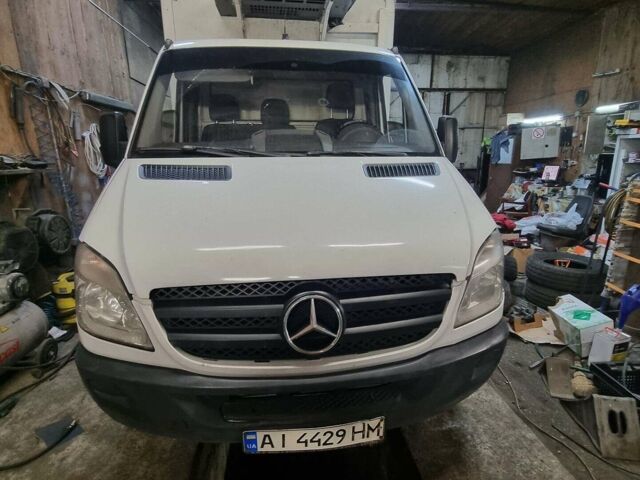 Білий Мерседес Sprinter, об'ємом двигуна 2.1 л та пробігом 700 тис. км за 9000 $, фото 1 на Automoto.ua