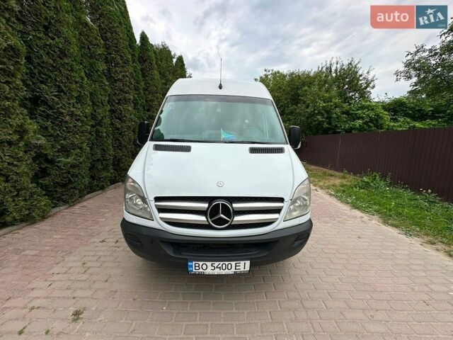 Белый Мерседес Sprinter, объемом двигателя 2.99 л и пробегом 380 тыс. км за 17000 $, фото 1 на Automoto.ua
