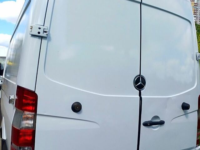 Белый Мерседес Sprinter, объемом двигателя 2.1 л и пробегом 500 тыс. км за 10000 $, фото 1 на Automoto.ua