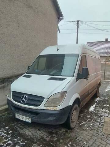 Білий Мерседес Sprinter, об'ємом двигуна 2.1 л та пробігом 500 тис. км за 5950 $, фото 1 на Automoto.ua