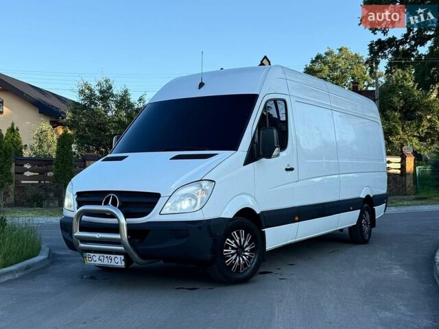Белый Мерседес Sprinter, объемом двигателя 2.15 л и пробегом 570 тыс. км за 11999 $, фото 1 на Automoto.ua