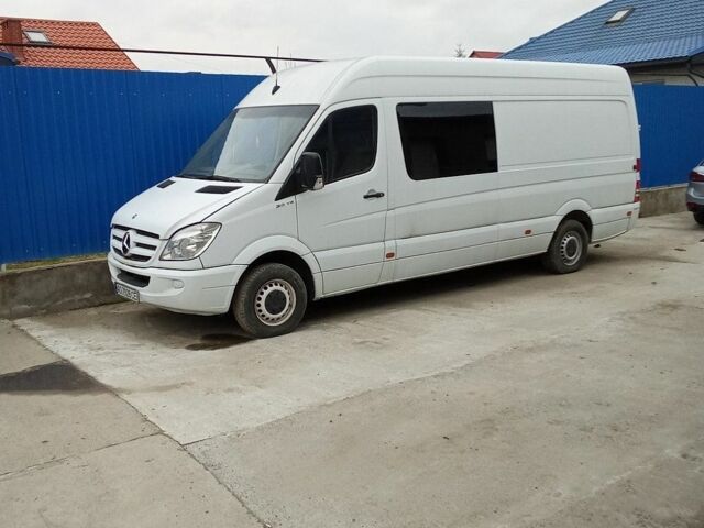 Белый Мерседес Sprinter, объемом двигателя 2.99 л и пробегом 650 тыс. км за 16000 $, фото 1 на Automoto.ua