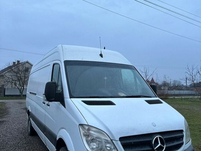 Белый Мерседес Sprinter, объемом двигателя 2.2 л и пробегом 539 тыс. км за 13600 $, фото 1 на Automoto.ua