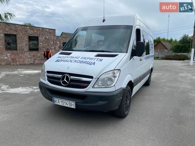 Белый Мерседес Sprinter, объемом двигателя 2.15 л и пробегом 546 тыс. км за 7300 $, фото 1 на Automoto.ua
