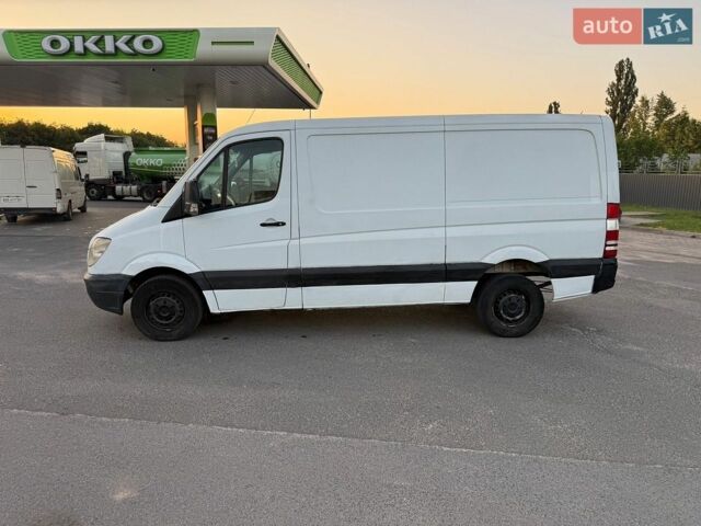 Белый Мерседес Sprinter, объемом двигателя 2.15 л и пробегом 560 тыс. км за 7700 $, фото 1 на Automoto.ua