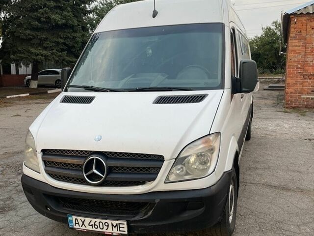Белый Мерседес Sprinter, объемом двигателя 2.15 л и пробегом 706 тыс. км за 10500 $, фото 1 на Automoto.ua