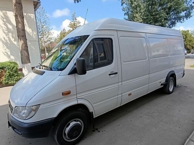 Белый Мерседес Sprinter, объемом двигателя 2.7 л и пробегом 321 тыс. км за 13900 $, фото 1 на Automoto.ua