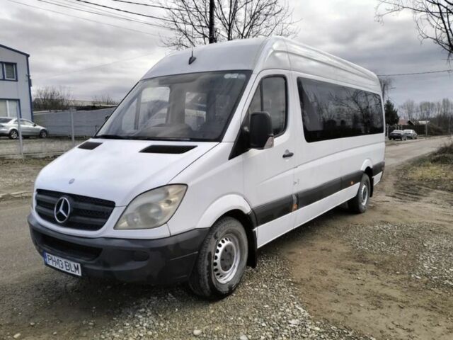 Белый Мерседес Sprinter, объемом двигателя 2.2 л и пробегом 560 тыс. км за 7900 $, фото 1 на Automoto.ua