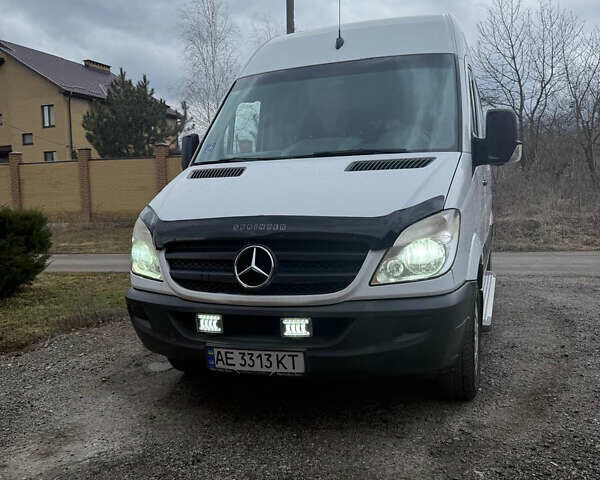 Белый Мерседес Sprinter, объемом двигателя 2.15 л и пробегом 366 тыс. км за 11500 $, фото 1 на Automoto.ua