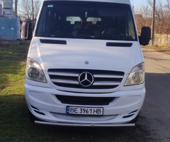 Белый Мерседес Sprinter, объемом двигателя 2.2 л и пробегом 420 тыс. км за 32000 $, фото 1 на Automoto.ua