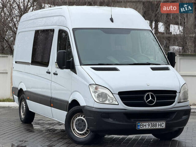 Білий Мерседес Sprinter, об'ємом двигуна 2.15 л та пробігом 300 тис. км за 12900 $, фото 1 на Automoto.ua