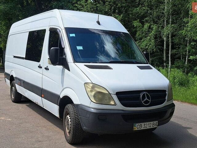 Белый Мерседес Sprinter, объемом двигателя 2.69 л и пробегом 350 тыс. км за 8500 $, фото 1 на Automoto.ua