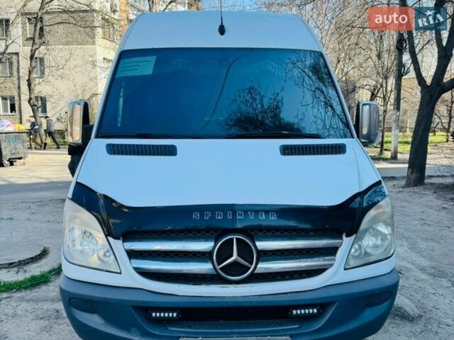 Белый Мерседес Sprinter, объемом двигателя 2.99 л и пробегом 533 тыс. км за 21000 $, фото 1 на Automoto.ua