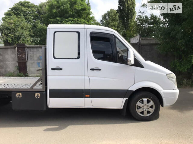 Белый Мерседес Sprinter, объемом двигателя 2.2 л и пробегом 340 тыс. км за 14300 $, фото 1 на Automoto.ua
