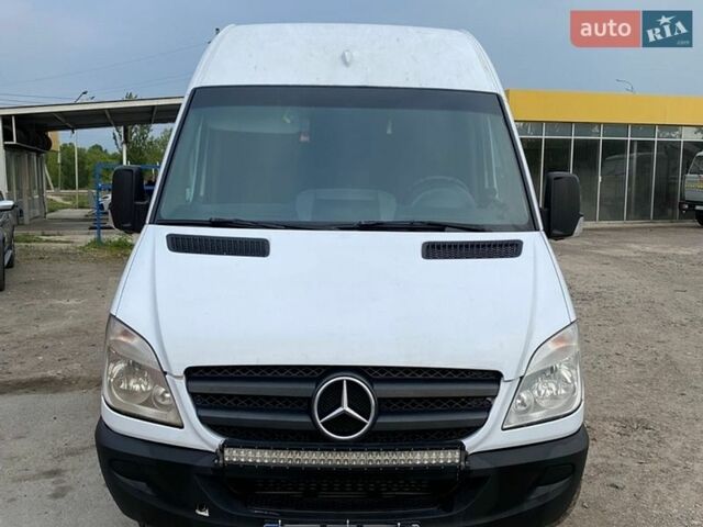 Белый Мерседес Sprinter, объемом двигателя 2.15 л и пробегом 426 тыс. км за 9500 $, фото 1 на Automoto.ua