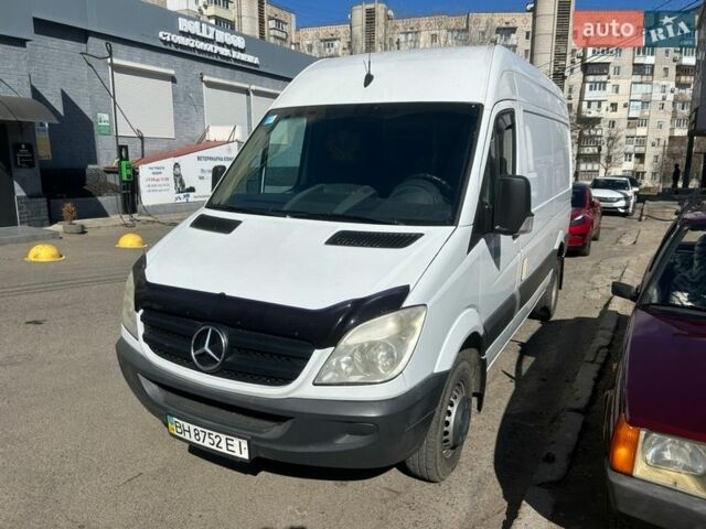 Белый Мерседес Sprinter, объемом двигателя 2.2 л и пробегом 498 тыс. км за 13500 $, фото 1 на Automoto.ua