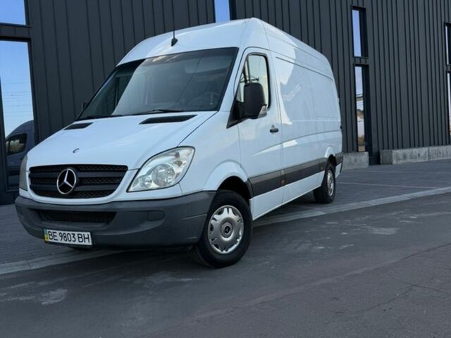 Белый Мерседес Sprinter, объемом двигателя 2.15 л и пробегом 313 тыс. км за 14999 $, фото 1 на Automoto.ua
