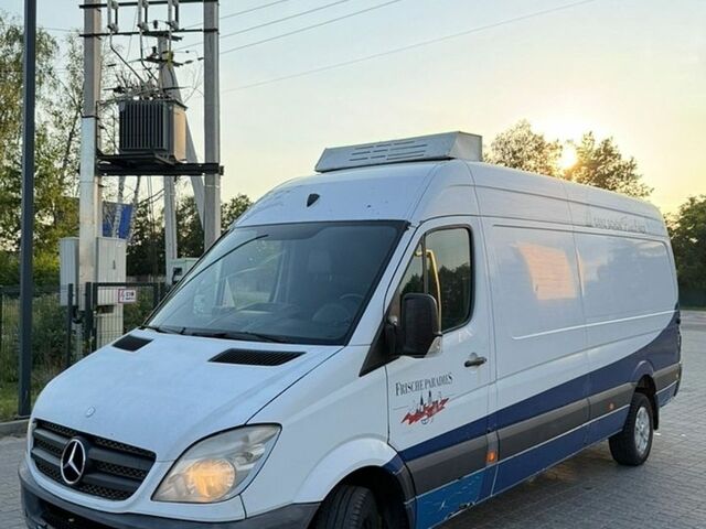 Белый Мерседес Sprinter, объемом двигателя 2.2 л и пробегом 500 тыс. км за 6999 $, фото 1 на Automoto.ua