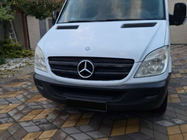 Белый Мерседес Sprinter, объемом двигателя 2.14 л и пробегом 354 тыс. км за 10154 $, фото 1 на Automoto.ua