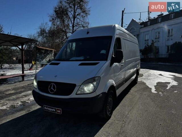 Белый Мерседес Sprinter, объемом двигателя 3.2 л и пробегом 408 тыс. км за 14840 $, фото 1 на Automoto.ua