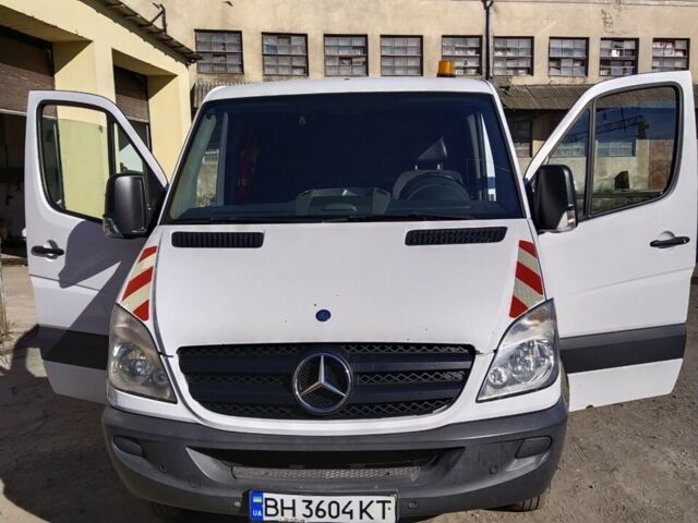 Белый Мерседес Sprinter, объемом двигателя 2.2 л и пробегом 345 тыс. км за 60960 $, фото 1 на Automoto.ua