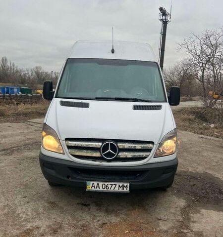 Белый Мерседес Sprinter, объемом двигателя 2.99 л и пробегом 715 тыс. км за 8300 $, фото 1 на Automoto.ua