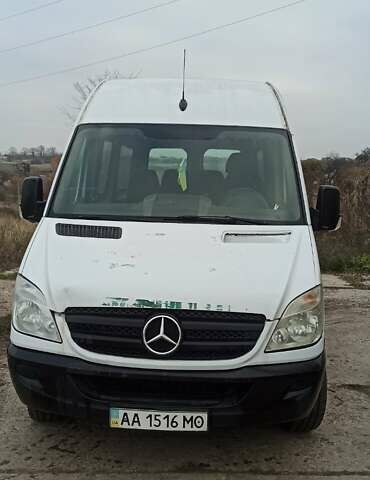 Белый Мерседес Sprinter, объемом двигателя 2.14 л и пробегом 216 тыс. км за 9300 $, фото 1 на Automoto.ua