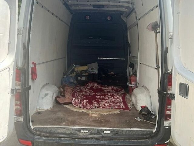 Белый Мерседес Sprinter, объемом двигателя 2.14 л и пробегом 554 тыс. км за 10000 $, фото 1 на Automoto.ua