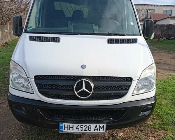 Белый Мерседес Sprinter, объемом двигателя 2.14 л и пробегом 310 тыс. км за 10700 $, фото 1 на Automoto.ua