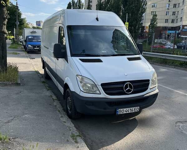 Белый Мерседес Sprinter, объемом двигателя 3.22 л и пробегом 408 тыс. км за 17500 $, фото 1 на Automoto.ua