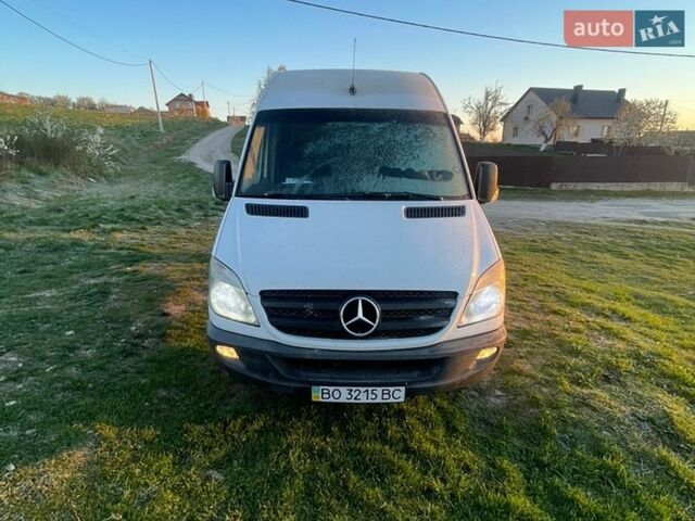Белый Мерседес Sprinter, объемом двигателя 2.15 л и пробегом 375 тыс. км за 13500 $, фото 1 на Automoto.ua