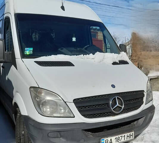 Белый Мерседес Sprinter, объемом двигателя 2.14 л и пробегом 334 тыс. км за 11900 $, фото 1 на Automoto.ua