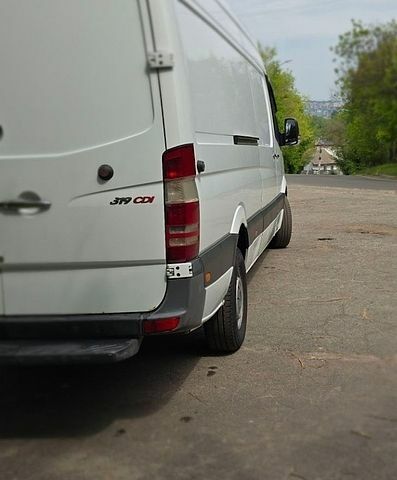 Белый Мерседес Sprinter, объемом двигателя 2.99 л и пробегом 330 тыс. км за 17500 $, фото 1 на Automoto.ua