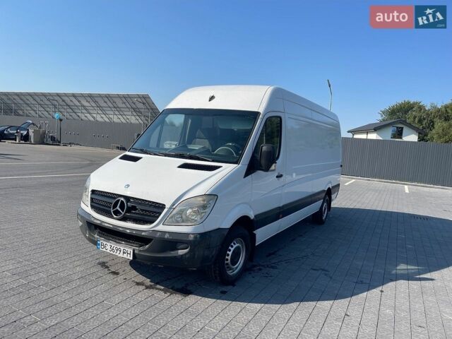 Белый Мерседес Sprinter, объемом двигателя 2.14 л и пробегом 429 тыс. км за 10500 $, фото 1 на Automoto.ua