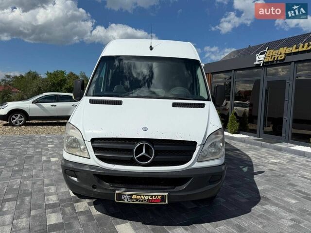 Белый Мерседес Sprinter, объемом двигателя 3 л и пробегом 595 тыс. км за 16500 $, фото 1 на Automoto.ua