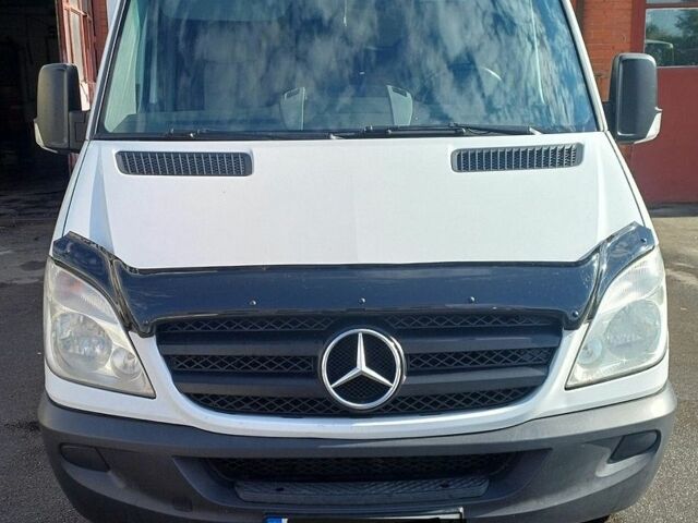Белый Мерседес Sprinter, объемом двигателя 2.1 л и пробегом 472 тыс. км за 16000 $, фото 1 на Automoto.ua