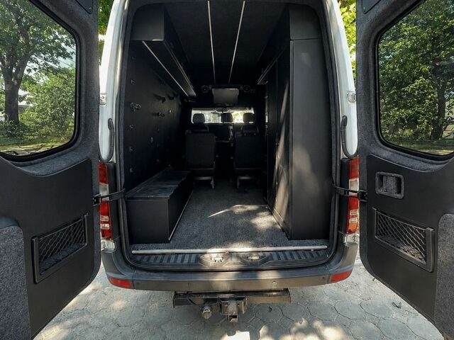 Білий Мерседес Sprinter, об'ємом двигуна 2.1 л та пробігом 180 тис. км за 10000 $, фото 1 на Automoto.ua