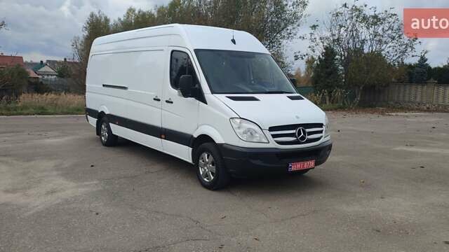 Белый Мерседес Sprinter, объемом двигателя 3 л и пробегом 287 тыс. км за 21600 $, фото 1 на Automoto.ua