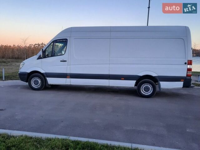 Белый Мерседес Sprinter, объемом двигателя 2.14 л и пробегом 217 тыс. км за 15000 $, фото 1 на Automoto.ua