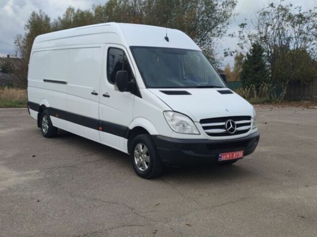 Белый Мерседес Sprinter, объемом двигателя 3 л и пробегом 287 тыс. км за 21600 $, фото 1 на Automoto.ua