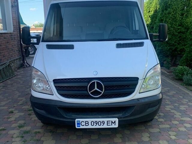 Белый Мерседес Sprinter, объемом двигателя 2.2 л и пробегом 299 тыс. км за 26500 $, фото 1 на Automoto.ua