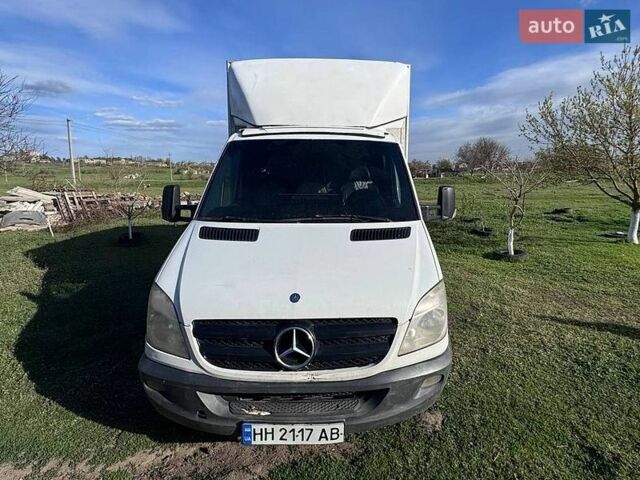 Белый Мерседес Sprinter, объемом двигателя 2.1 л и пробегом 920 тыс. км за 11000 $, фото 1 на Automoto.ua