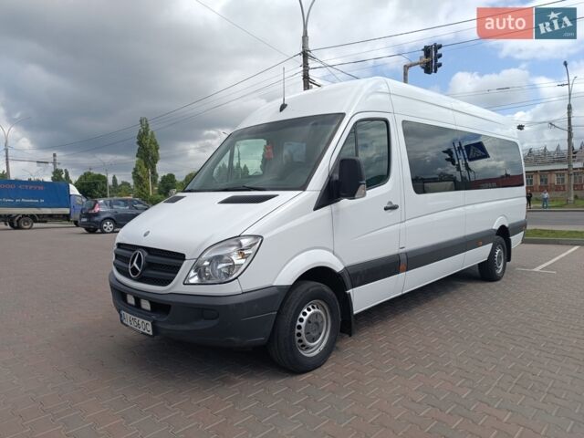 Белый Мерседес Sprinter, объемом двигателя 2.14 л и пробегом 670 тыс. км за 26400 $, фото 1 на Automoto.ua