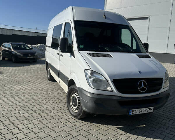 Белый Мерседес Sprinter, объемом двигателя 2.14 л и пробегом 381 тыс. км за 14000 $, фото 1 на Automoto.ua