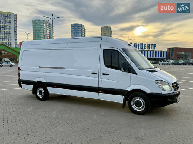 Белый Мерседес Sprinter, объемом двигателя 2.2 л и пробегом 400 тыс. км за 12300 $, фото 1 на Automoto.ua