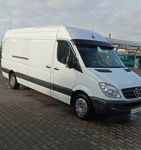 Белый Мерседес Sprinter, объемом двигателя 2.1 л и пробегом 401 тыс. км за 16000 $, фото 1 на Automoto.ua