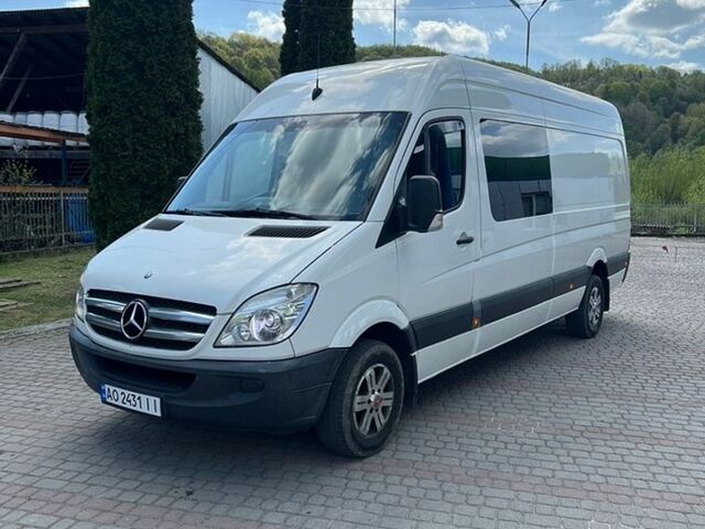 Белый Мерседес Sprinter, объемом двигателя 2.2 л и пробегом 170 тыс. км за 15999 $, фото 1 на Automoto.ua