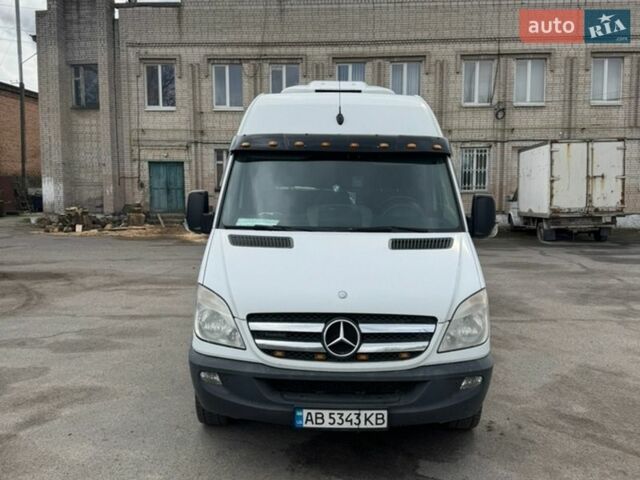 Белый Мерседес Sprinter, объемом двигателя 2.1 л и пробегом 517 тыс. км за 15500 $, фото 1 на Automoto.ua