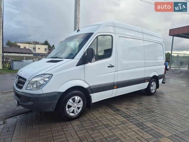 Белый Мерседес Sprinter, объемом двигателя 2.1 л и пробегом 255 тыс. км за 13500 $, фото 1 на Automoto.ua