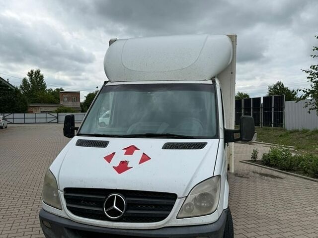 Белый Мерседес Sprinter, объемом двигателя 2.99 л и пробегом 520 тыс. км за 12000 $, фото 1 на Automoto.ua
